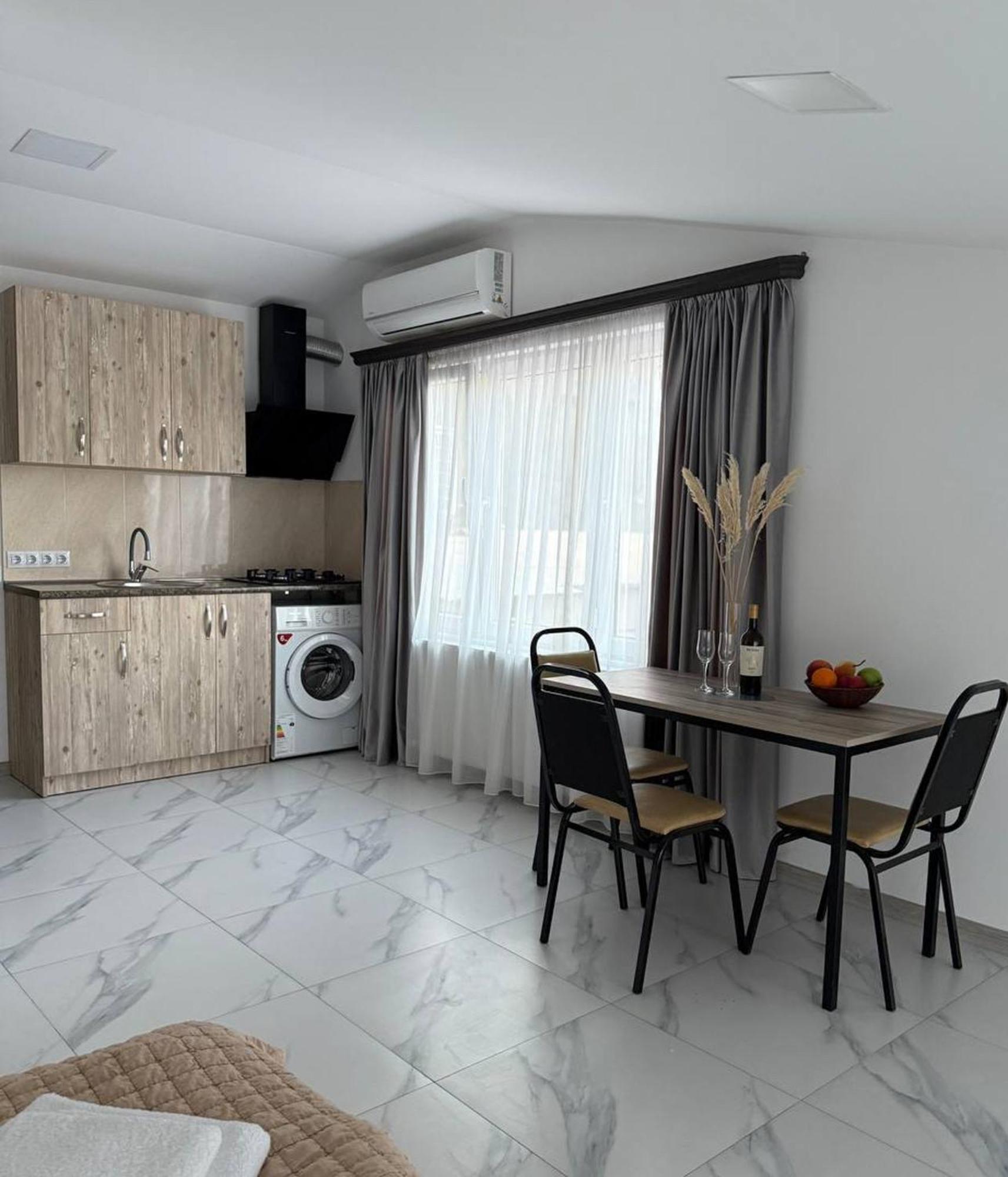 Pine Garden דירה טביליסי